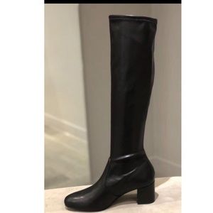 Stuart Weitzman leather boots size 8.5 fits size 9